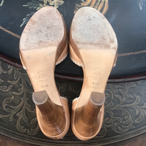 BCBG MAX AZRIA 4 inch high heels 8.5 - Picture 8 of 11